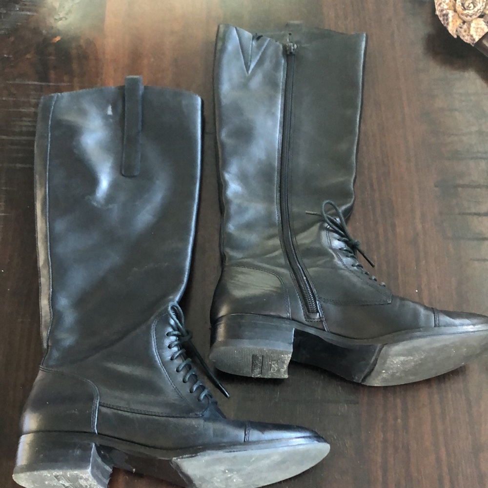 Saks fifth Avenue Black leather boots WOMENS incredibly comfortable!